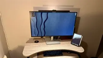 Difference Between Dell Pro 32 Plus Business Monitor and Razer Blackshark V3 Pro Explained